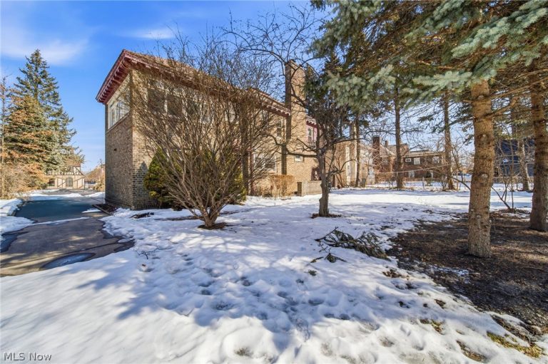10111 Edgewater Drive, Cleveland, OH - Photo 8