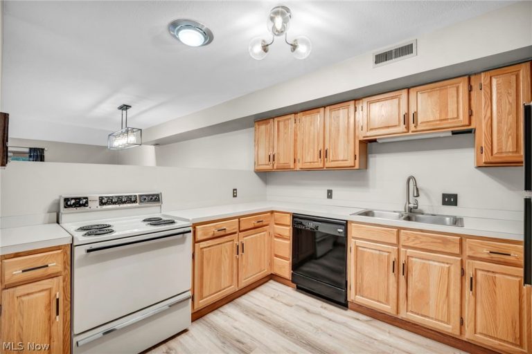 4705 Mayfield Road #B, South Euclid, OH - Photo 8