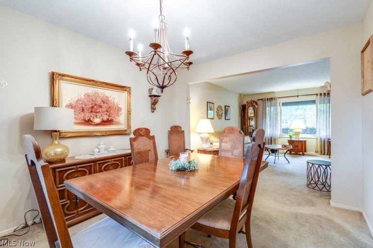 6100 Paisley Drive, North Olmsted, OH - Photo 8