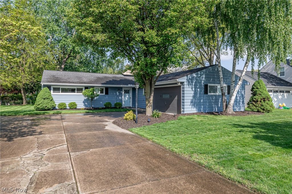 2666 Asplin Drive, Rocky River, OH