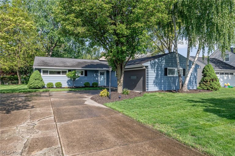 2666 Asplin Drive, Rocky River, OH, 44116