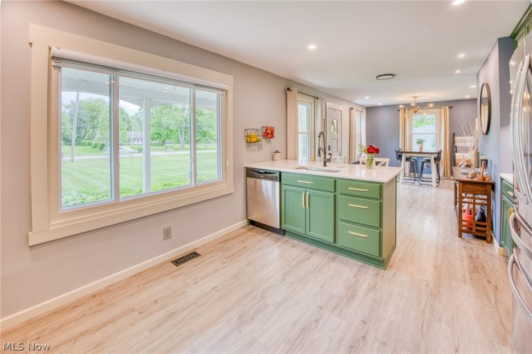 21376 Boston Road, Strongsville, OH - Photo 6