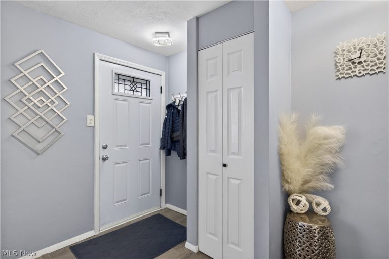 1529 Lee Terrace Drive, Wickliffe, OH - Photo 8