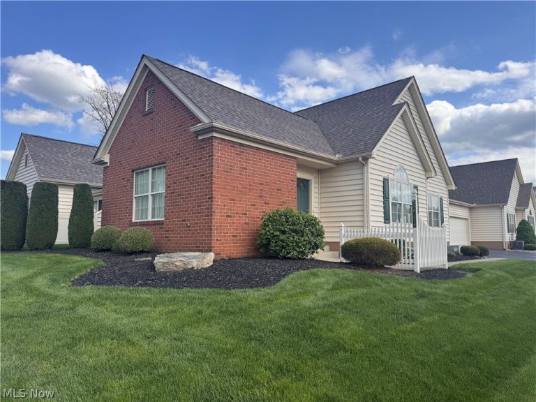 216 Village Court, Columbiana, OH - Photo 4