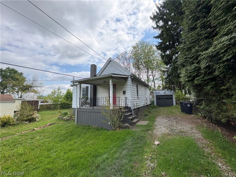 945 Davis Street, Akron, OH - Photo 2