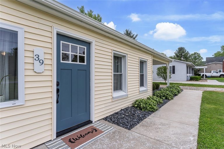 39 Prospect Street, Seville, OH - Photo 3
