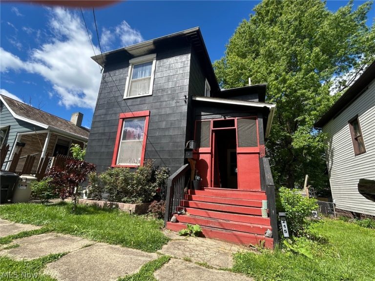 215 Columbia Street, Zanesville, OH - Photo 2