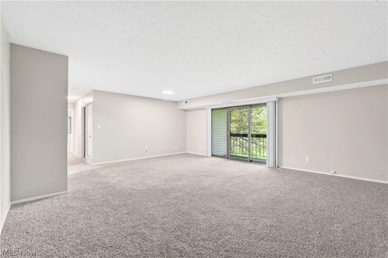 2930 Bay Drive #L7, Westlake, OH - Photo 5