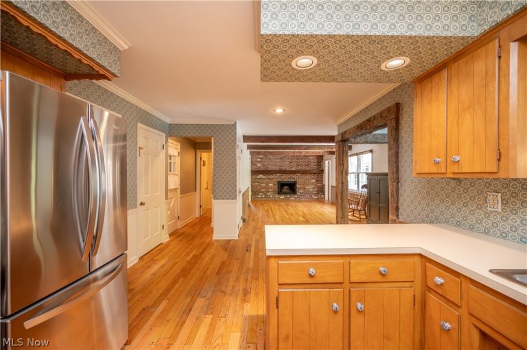 8045 Deerpath Drive, Youngstown, OH - Photo 8