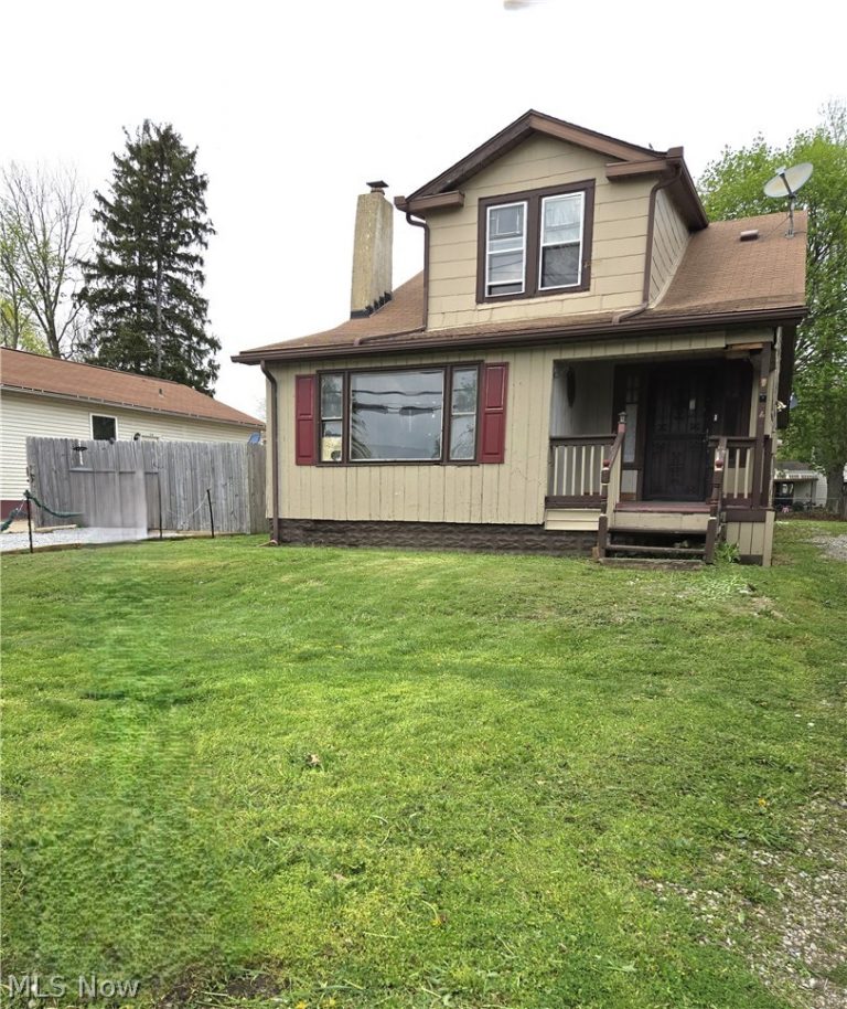 1635 Triplett Boulevard, Akron, OH - Photo 2