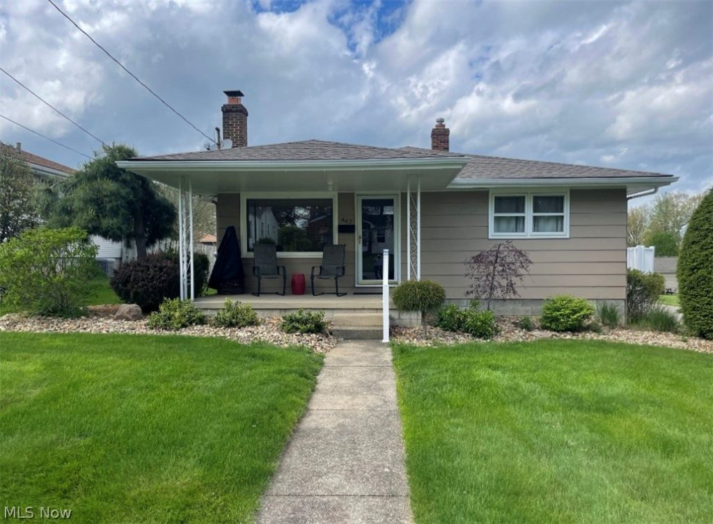 447 Omar Street, Struthers, OH