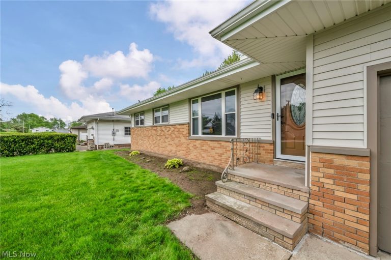 13177 Whitney Road, Strongsville, OH - Photo 5