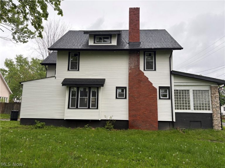 112 Burton Avenue, Akron, OH - Photo 6