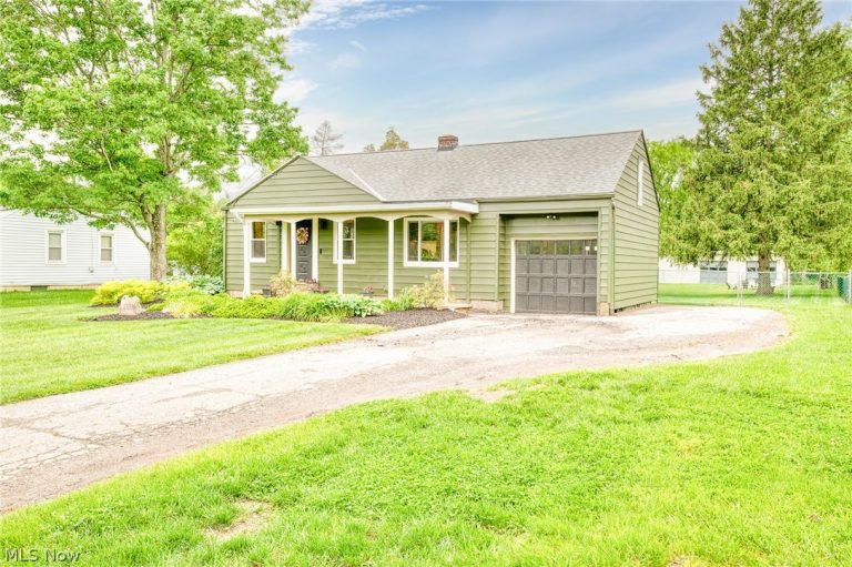 21376 Boston Road, Strongsville, OH - Photo 2