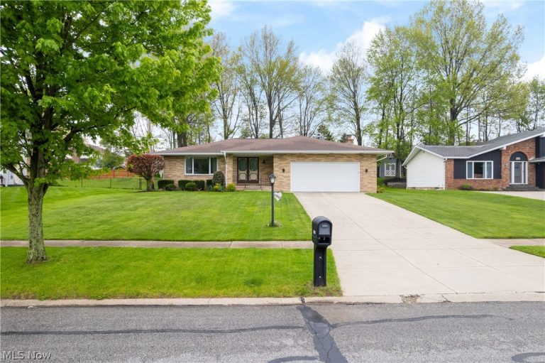 6968 Carol Drive, Independence, OH - Photo 2