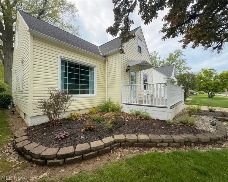 482 329th Street, Willowick, OH - Photo 2