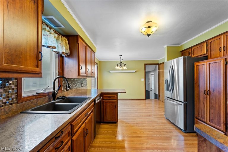 6259 Appleridge Drive, Boardman, OH - Photo 8