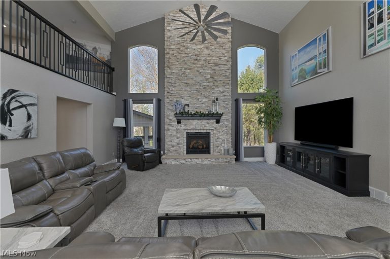 2900 Whispering Pines Drive, Canfield, OH - Photo 5