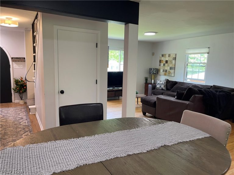 607 Castle Boulevard, Akron, OH - Photo 8