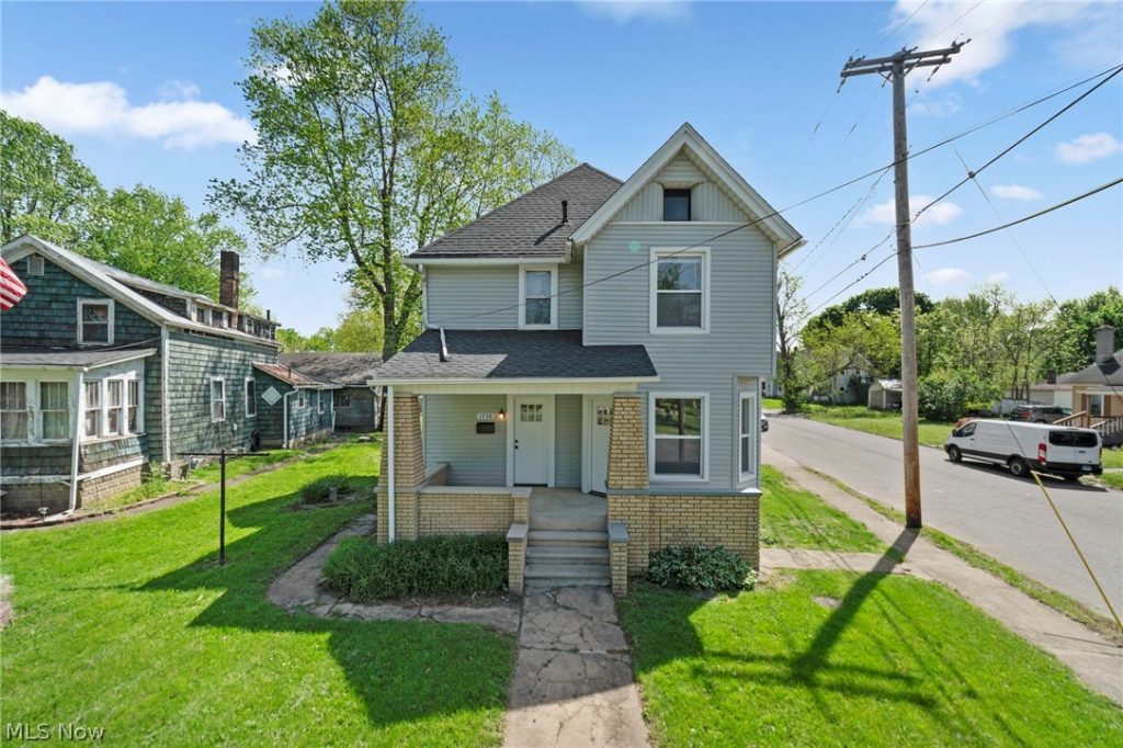 1738 Erie Street, Massillon, OH