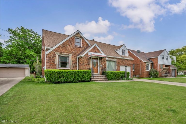 28110 Lake Shore Boulevard, Euclid, OH - Photo 3