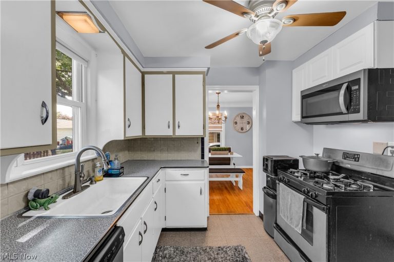 9205 Beech Avenue, Brooklyn, OH - Photo 3