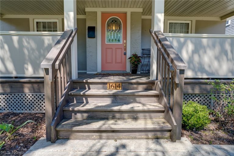 1614 Wyandotte Avenue, Lakewood, OH - Photo 2