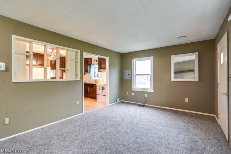 8764 Ravenna Road, Chardon, OH - Photo 8