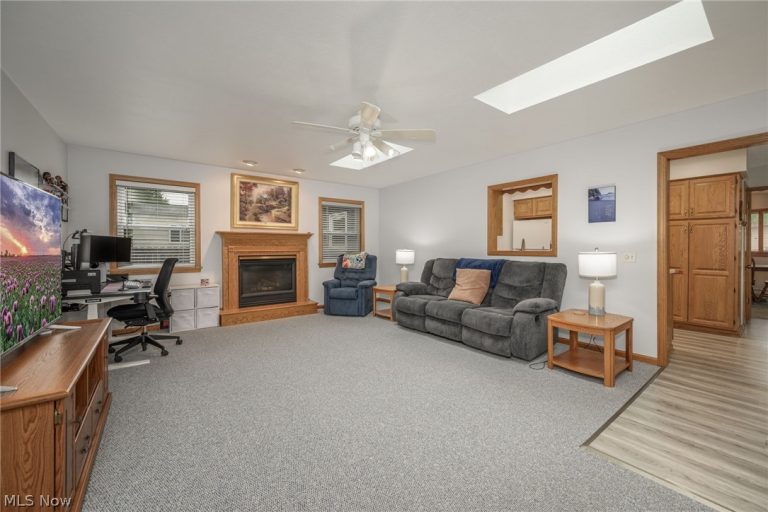 1190 Jeanie J Avenue, Akron, OH - Photo 3