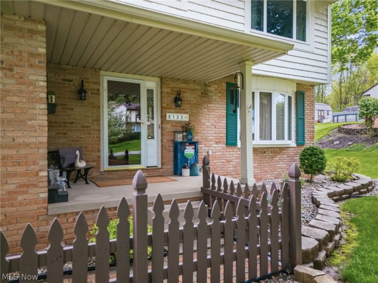 5133 Seaview Circle, Canton, OH - Photo 3