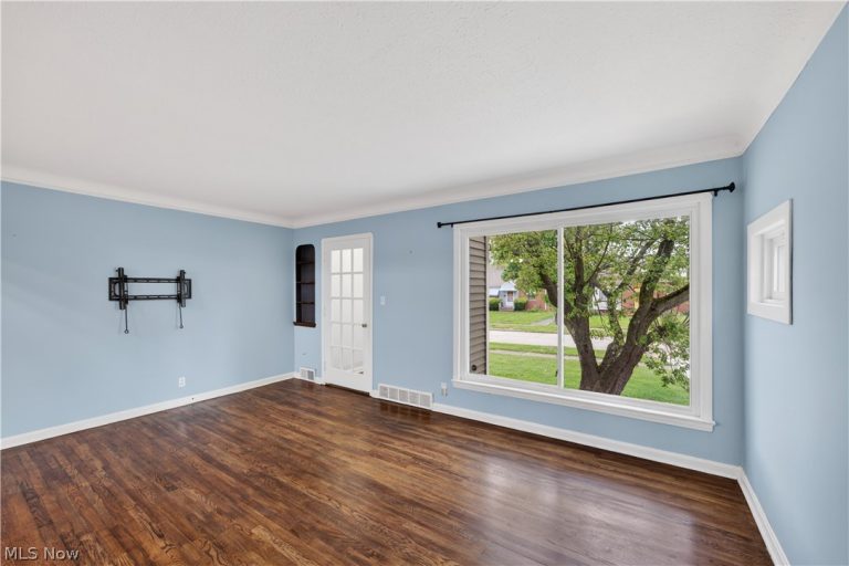 4186 Lambert Road, South Euclid, OH - Photo 4