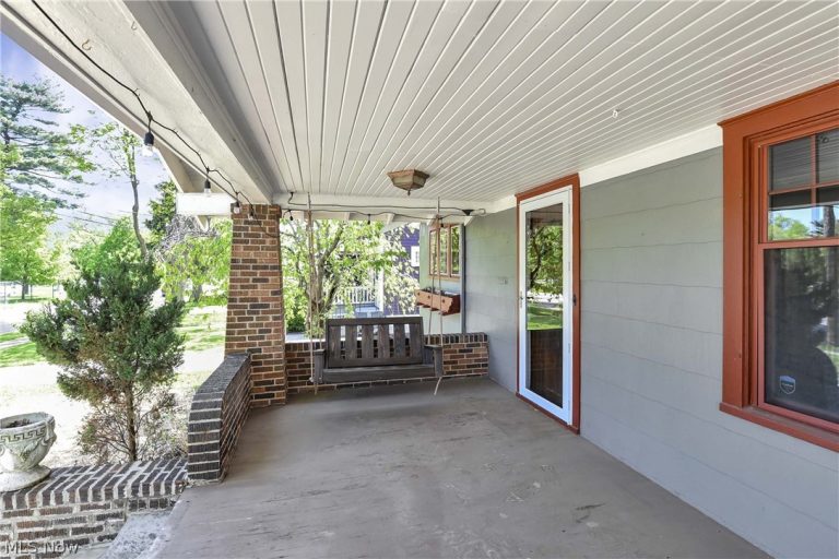 16713 Bradgate Avenue, Cleveland, OH - Photo 4