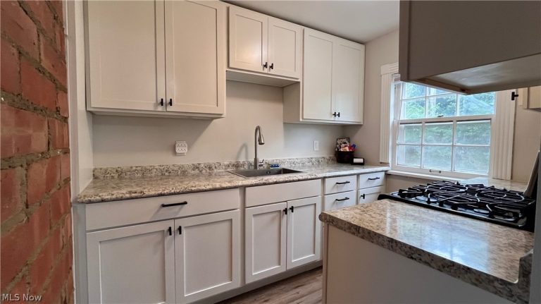 3397 Westbury Road, Shaker Heights, OH - Photo 6