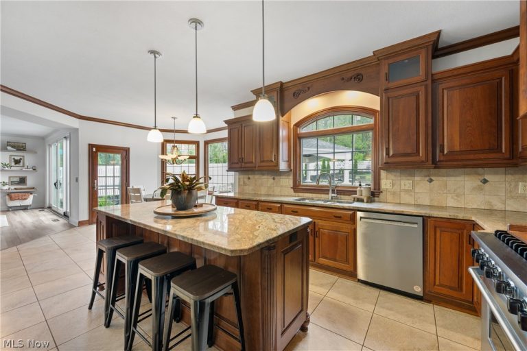 2515 Holgate Road, Akron, OH - Photo 5