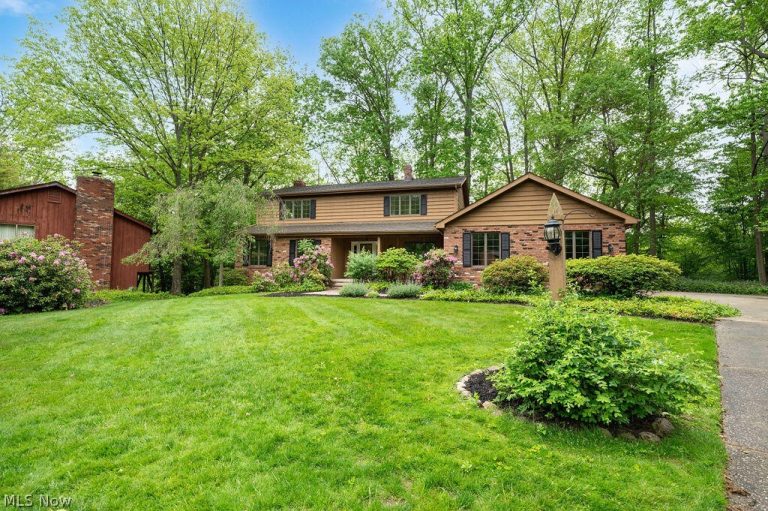 35970 Timber Ridge Lane, Willoughby, OH - Photo 3