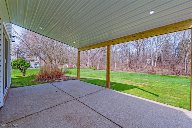 8051 Wren Drive, Macedonia, OH - Photo 8