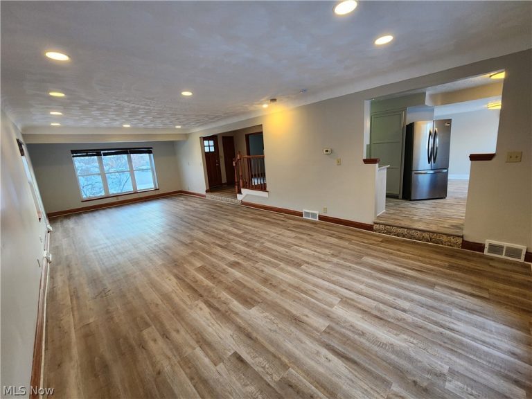 2452 Bromley Road, University Heights, OH - Photo 4