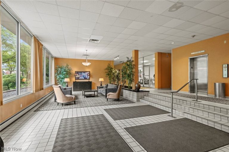 10301 Lake Avenue #325, Cleveland, OH - Photo 3