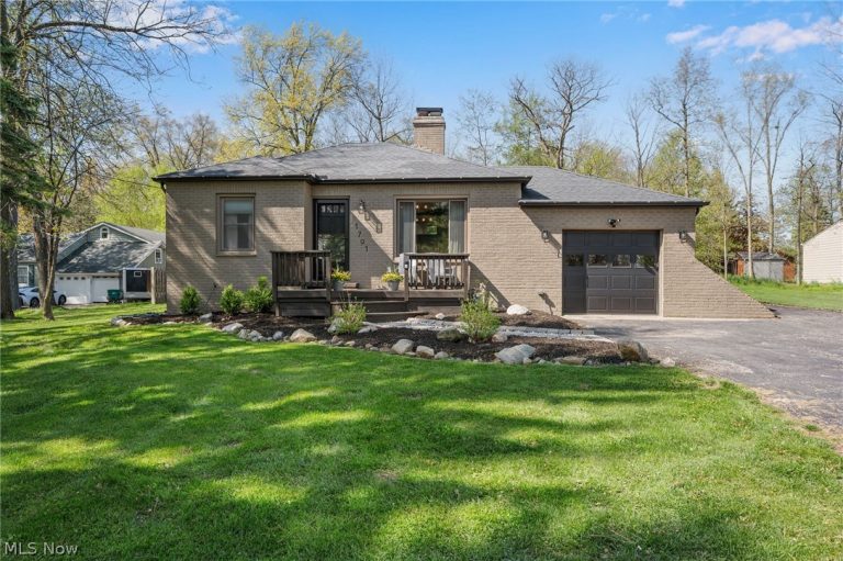 1791 Sprague Road, Seven Hills, OH, 44131