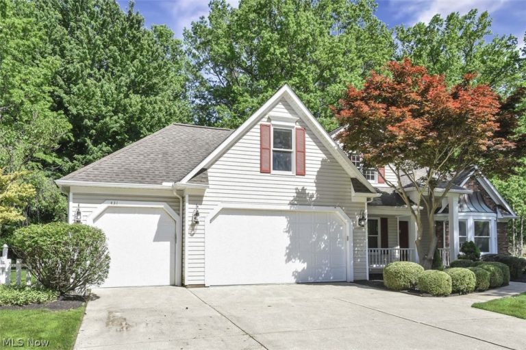 431 Avon Point Avenue, Avon Lake, OH - Photo 2