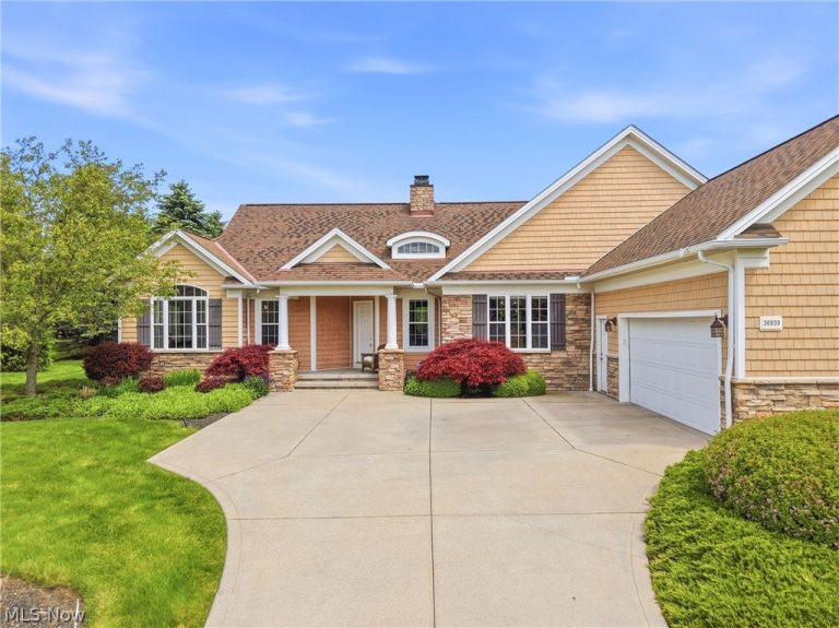 36939 Wexford Drive, Solon, OH - Photo 2