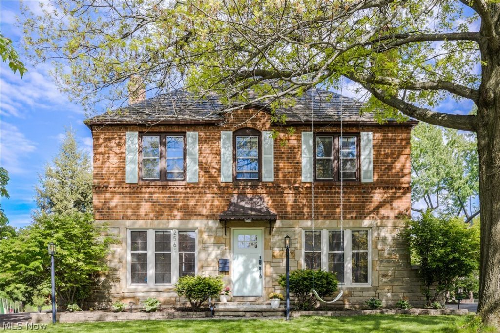 2561 Charney Road, University Heights, OH