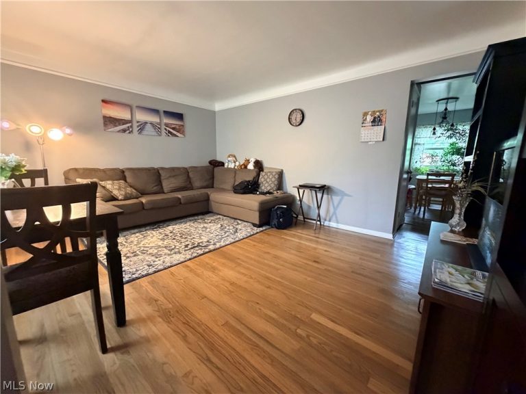 1372 Churchill Road, South Euclid, OH - Photo 2