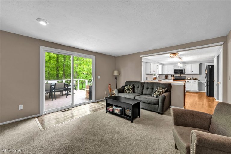 16561 White Oaks Drive, Strongsville, OH - Photo 6