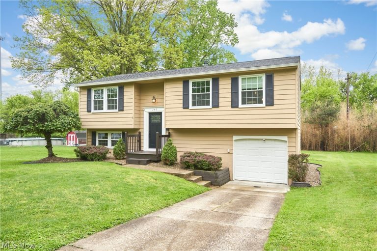 344 Silver Meadows Boulevard, Kent, OH - Photo 2