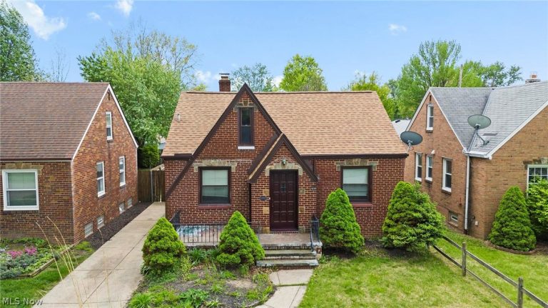 13613 Clifford Avenue, Cleveland, OH - Photo 2