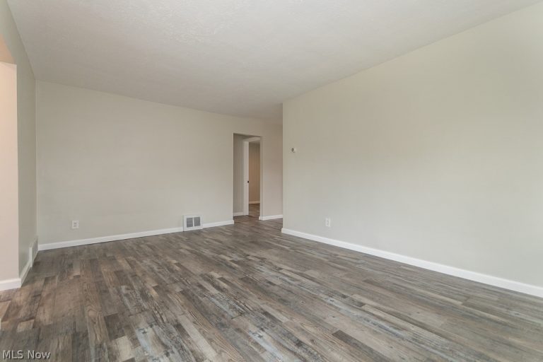 434 272nd Street, Euclid, OH - Photo 3