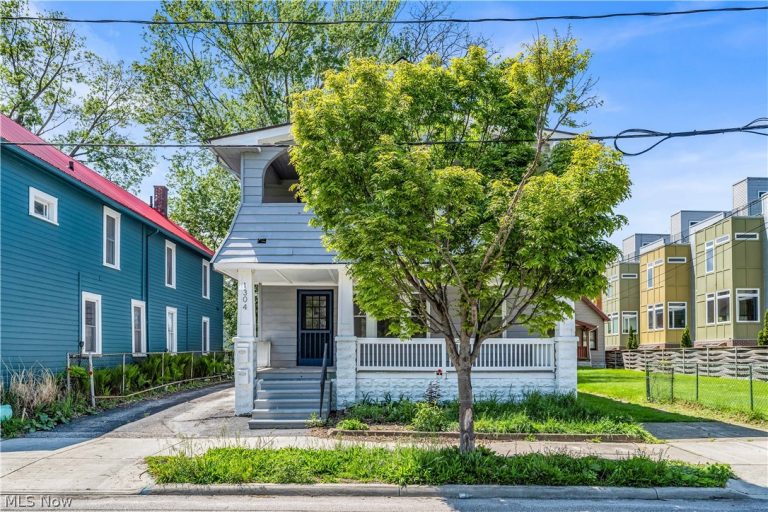 1304 W 73rd Street, Cleveland, OH - Photo 2