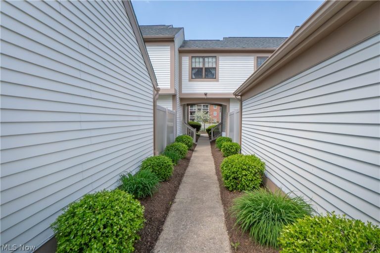 1836 Beechwood Avenue, North Canton, OH - Photo 3