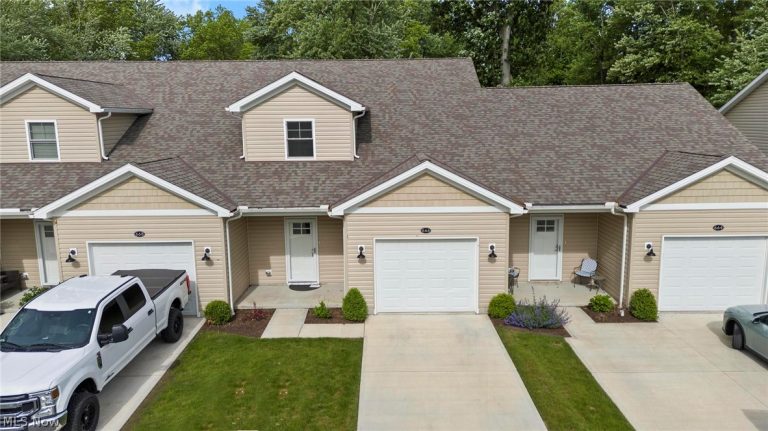 666 Treadway Boulevard, Sheffield Lake, OH - Photo 2